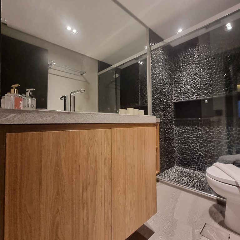 Sophisticated and Modern Apt in the Heart of Itaim