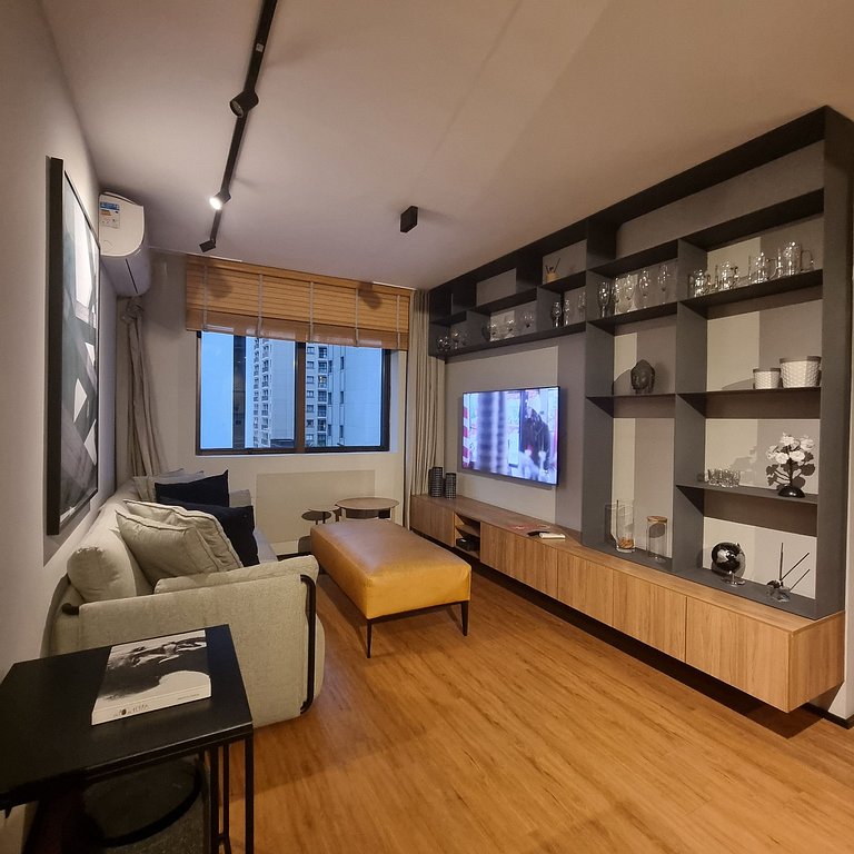 Sophisticated and Modern Apt in the Heart of Itaim