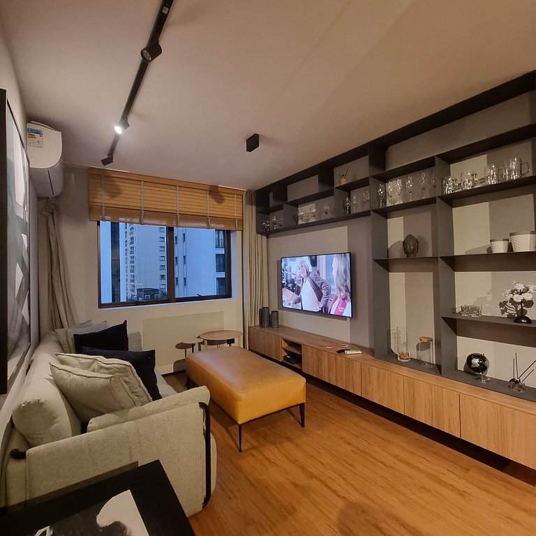 Sophisticated and Modern Apt in the Heart of Itaim