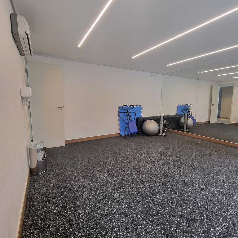 Sophisticated and Modern Apt in the Heart of Itaim