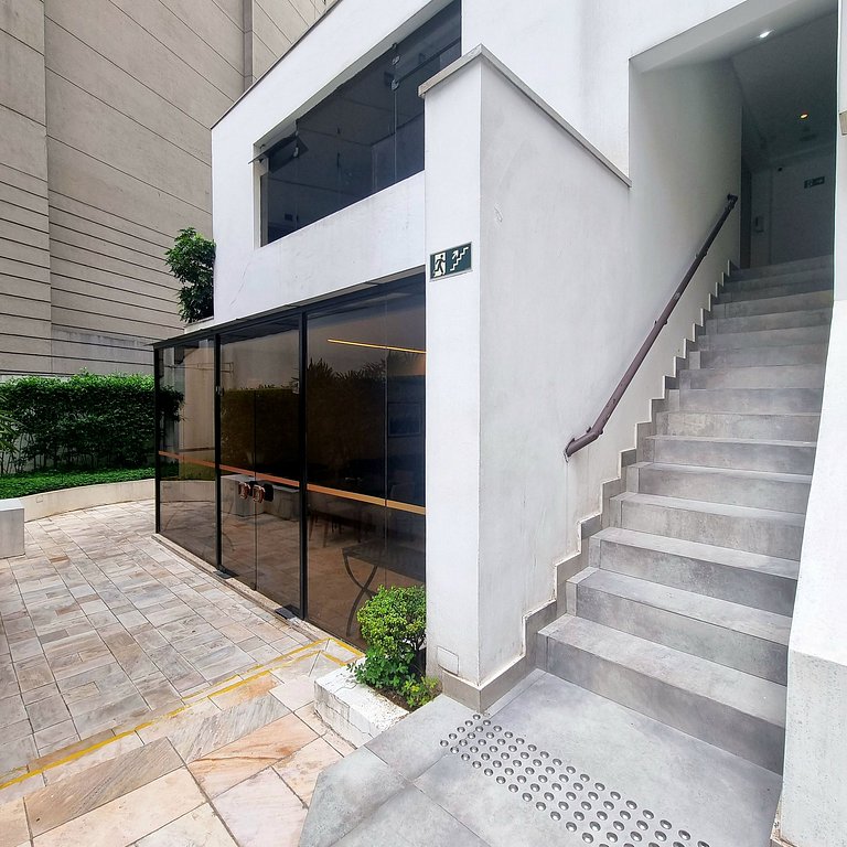 Sophisticated and Modern Apt in the Heart of Itaim